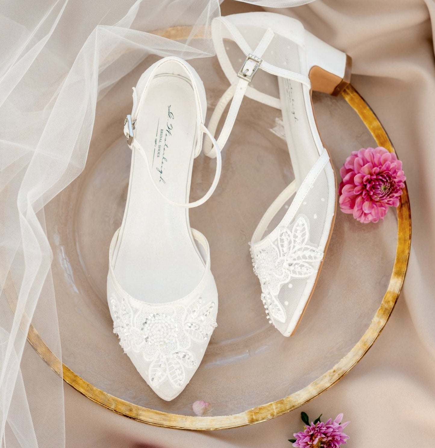 Bridal shoes, Low-heels bridal shoes, Lace bridal shoes, Confortable bridal shoes