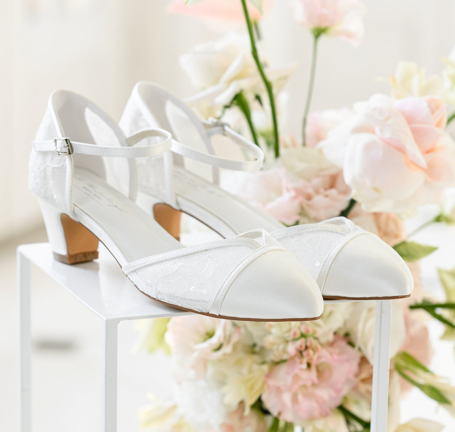 Bridal shoes with lace, Off white Bridal sandals, bridal shoes block heel closed toe, Bridal sandals block heel, Bridal shoes low heel