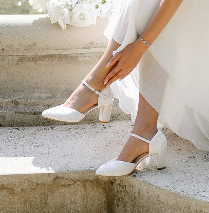 Scarpe da sposa con pizzo, sandali da sposa bianco sporco, scarpe da sposa con tacco a blocco e punta chiusa, sandali da sposa con tacco a blocco, scarpe da sposa con tacco basso