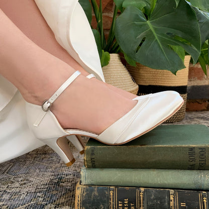 Zapatos de novia tacones bajos, Scarpe da sposa tacco basso, Zapatos de Novia elegantes, Zapatos de novia blancos, Zapatos de Novia cómodos,