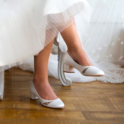 Zapatos de novia tacones bajos, Scarpe da sposa tacco basso, Zapatos de Novia elegantes, Zapatos de novia blancos, Zapatos de Novia cómodos,