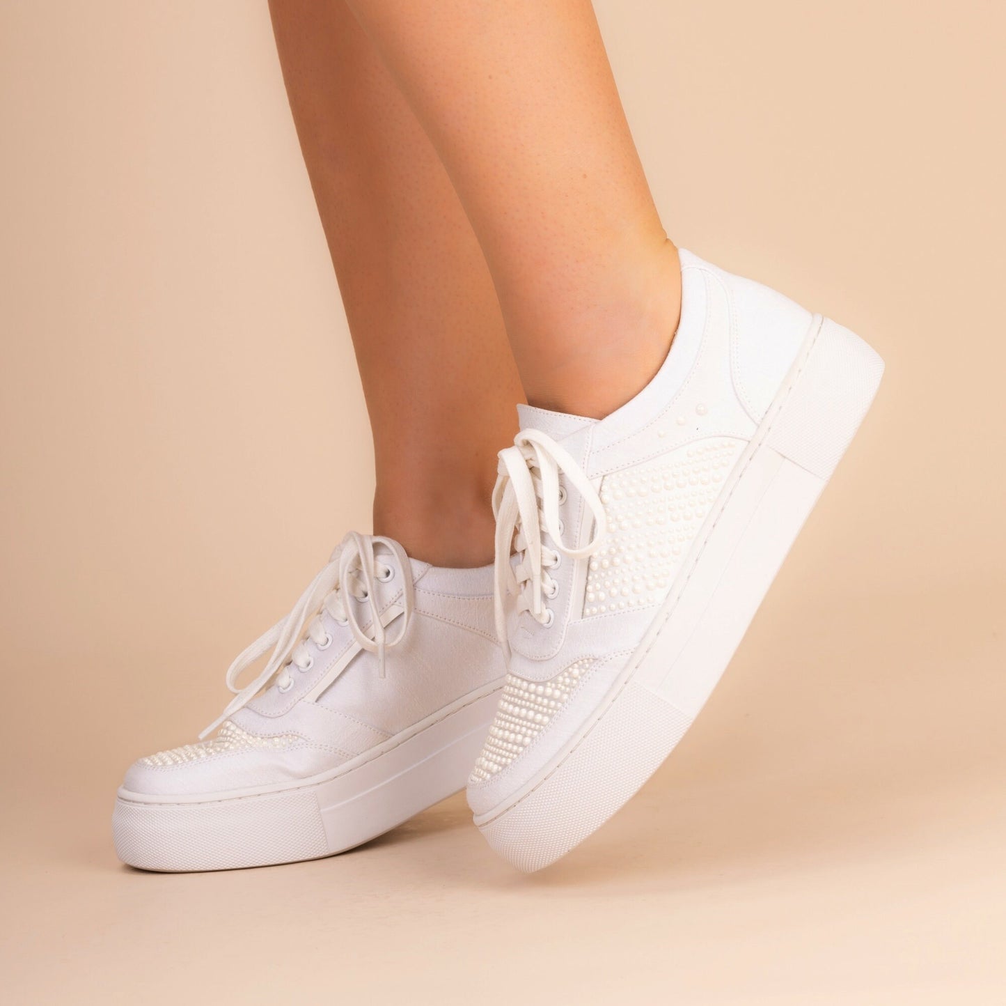 Bridal Sneakers with pearls, Bridal Vans, Bridal sneakers platform, Bridal sneakers for Wedding, Zapatillas de novia, Deportivas novia