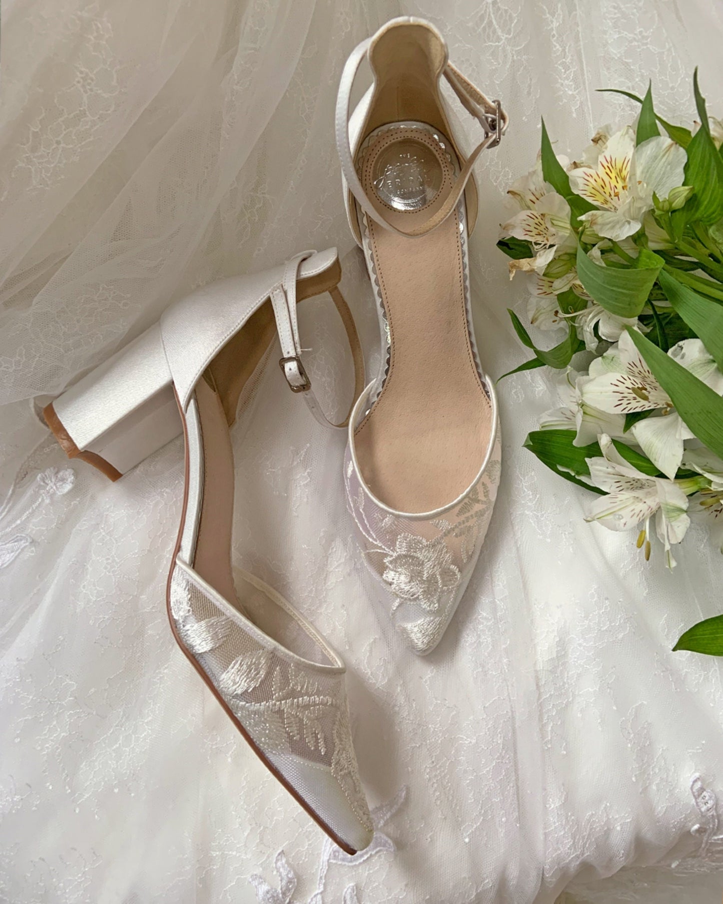 Bridal shoes block heel, Lace Wedding shoes, Bridal shoes, Bridal shoes with block heels, comfortable bridal shoes,