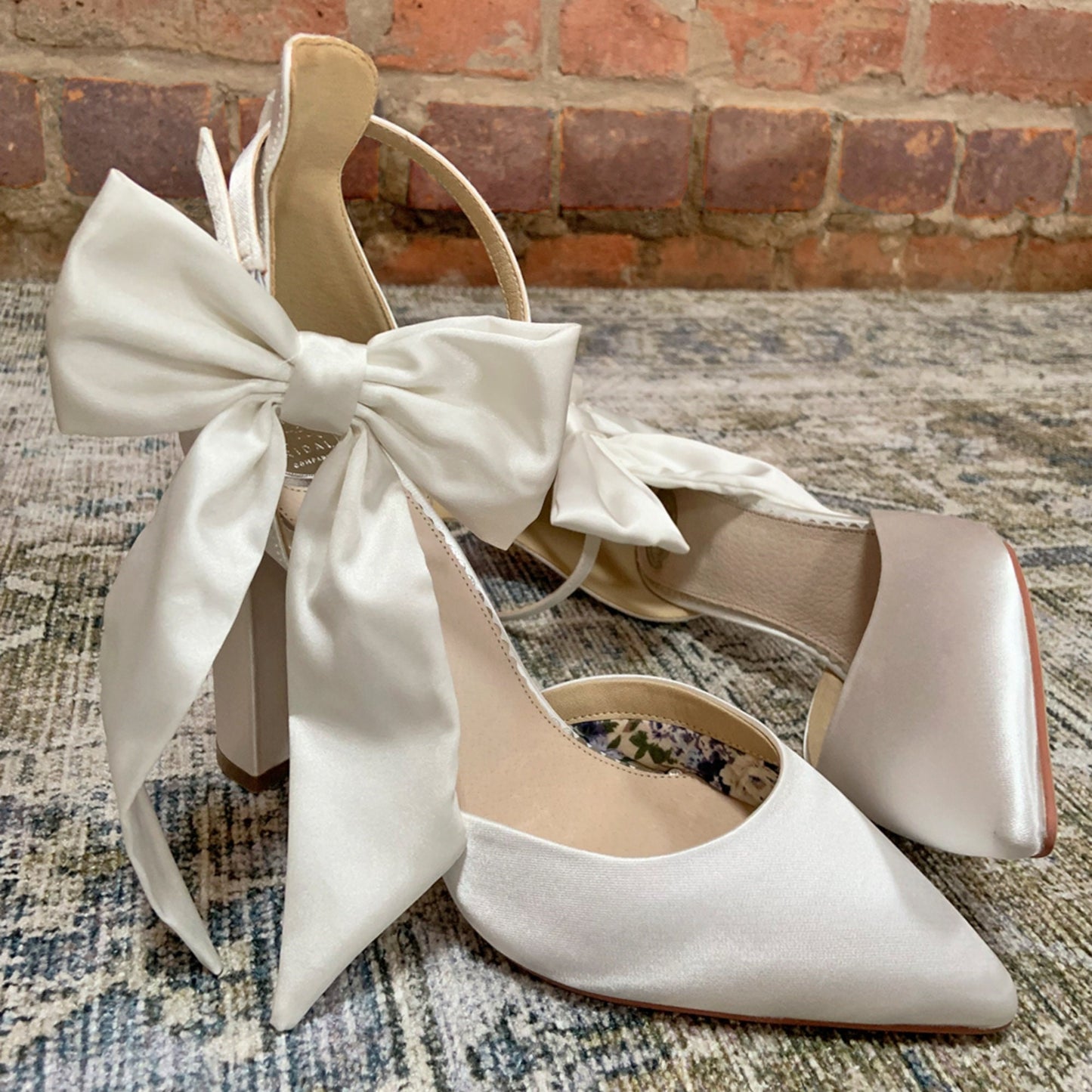 Bridal Shoes Block Heel, Off white Bridal Shoes with bow , Bridal Shoes Heels, Bridal Shoes Closed Toe, Bridal shoes, Bridal Shoes Bow